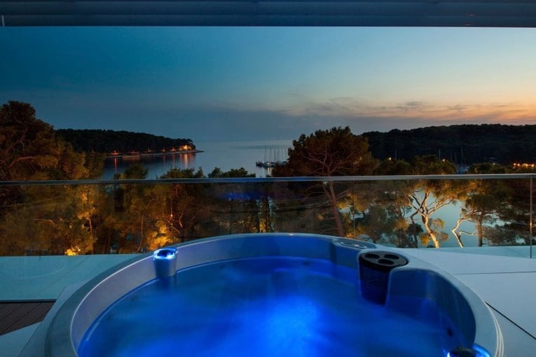 Bellevue, Chorvatsko – Lošinj terasa-sumrak