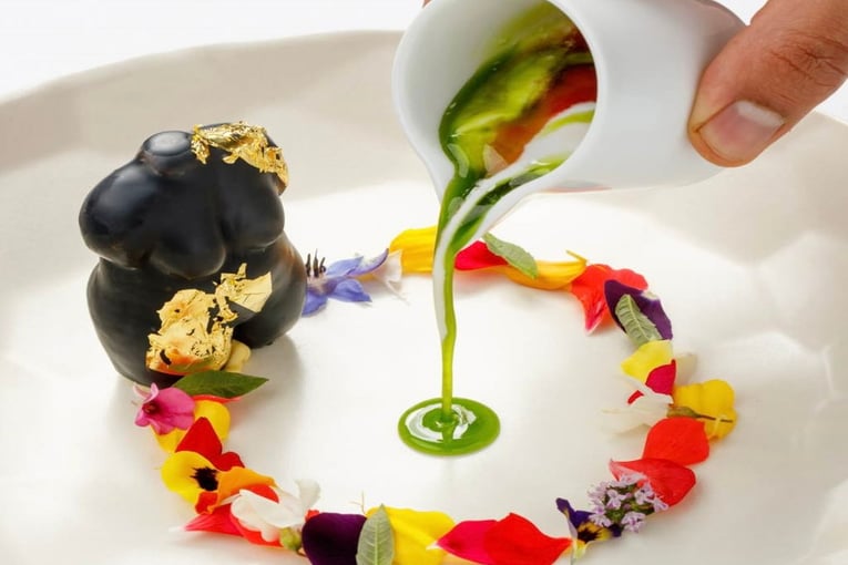 Borgo San Felice Omaggio-al-maestro-Botero-Cioccolato-e_frutti_della-Colombia-SITO