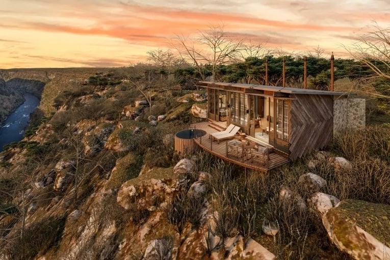 Bupenyu Lodge, Zimbabwe – Batoka Gorge | Exclusive Tours cmbumqtge0r56qs8ikw42ga32-twalumba-cliff-suite-view-morning-resized.1200x675
