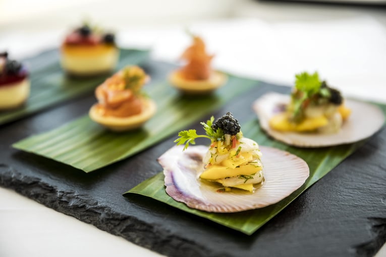 COMO Maalifushi Canapes-min