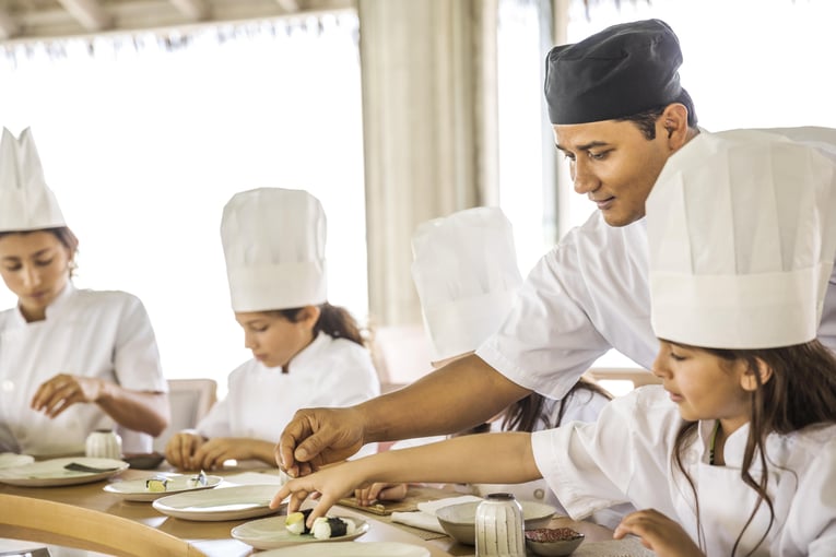 COMO Maalifushi Kids_Cooking_Class-min