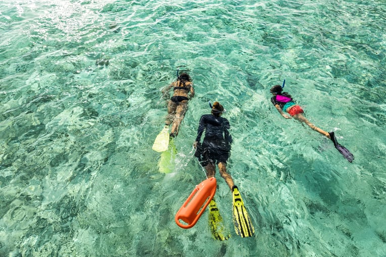 COMO Maalifushi Kids_Snorkeling-min