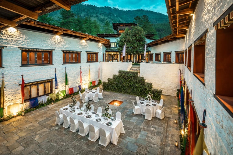 COMO Uma Paro, Bhután – Paro | Exclusive Tours COMO_Uma_Paro_Wedding_Dinner_at_Lower_Courtyard