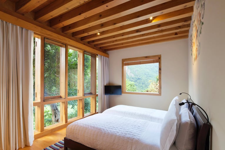 COMO Uma Punakha, Bhután – Paro | Exclusive Tours COMO_Villa_Twin_Bedroom