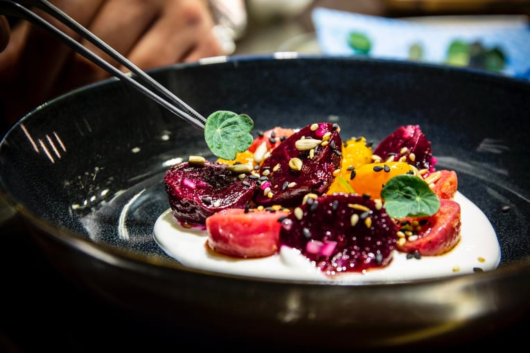 Cafe Royal Laurent_at_Cafe_Royal_Salad_Prep_2-da9f26b3cf361a28dab920ff1a22479c.jpg