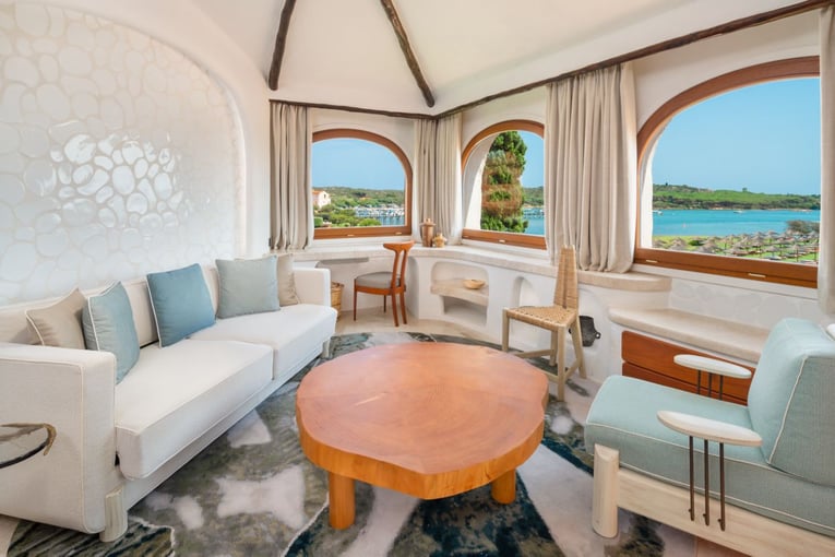 Cala Di Volpe, A Luxury Collection lc-olblc-contemporary-luxury-suite-69753_Classic-Hor