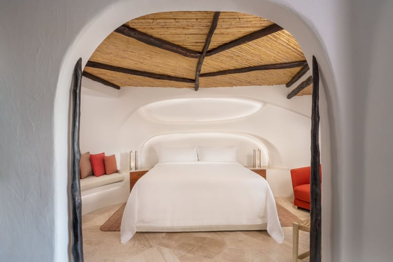 Cala Di Volpe, A Luxury Collection lc-olblc-contemporary-luxury-suite-82534_Classic-Hor