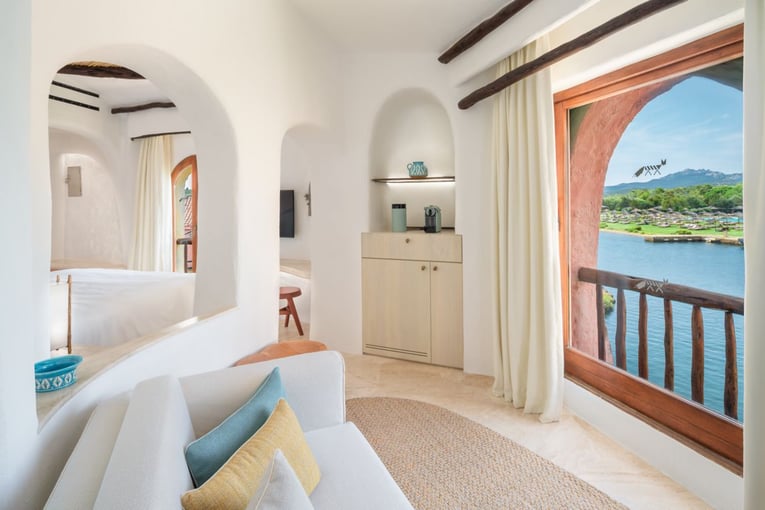 Cala Di Volpe, A Luxury Collection lc-olblc-contemporary-luxury-suite-94355_Classic-Hor