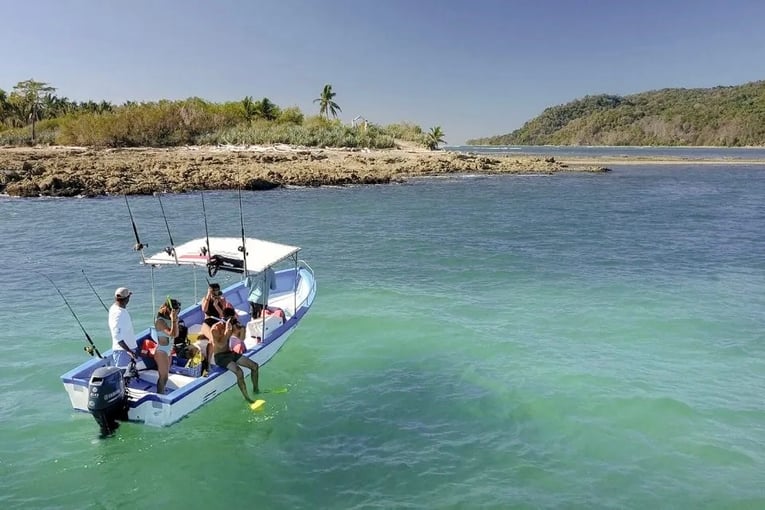 Casa Chameleon Hotel at Mal País casa-chameleon-mal-pais-fishing-1024x640