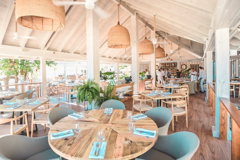 Casa de Campo Resort & Villas, Dominikánská republika | Exclusive Tours minitas-beach-club-restaurant2
