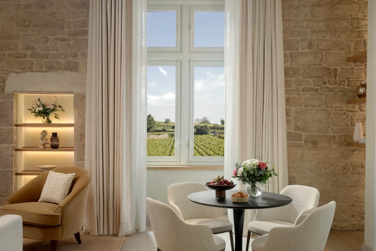 Château de la Commaraine, Francie – Burgundsko | Exclusive Tours Suite - Vue Clos (4)
