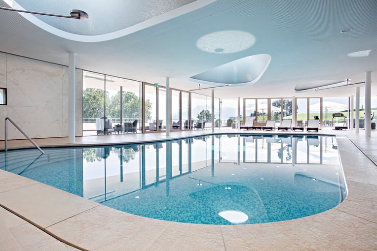 Clinique La Prairie, Švýcarsko – Montreux | Exclusive Tours SPA-POOL-2019-1