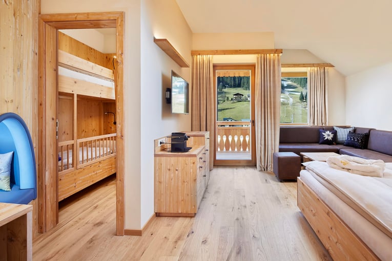 Dachsteinkönig Familux Resort 4hauptbild__zimmer_familiensuite_liesl_klein