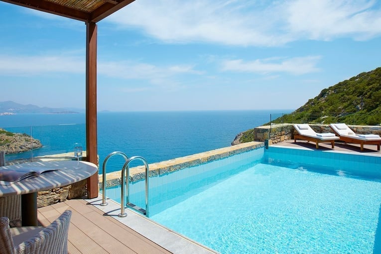 Daios Cove, Řecko – Kréta dc_villa_poolarea_12-1570x870
