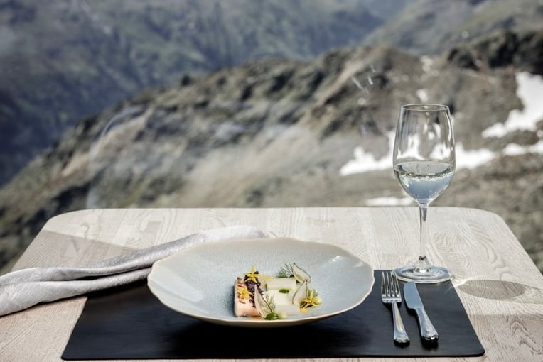 Das Central ice_q_restaurant_lunch_mit_aussicht_by_rudi_wyhlidal