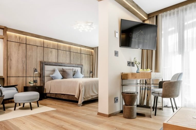 Das Central zimmer_wohlfuehlsuite_hotel_das_central_by_rudi_wyhlidal