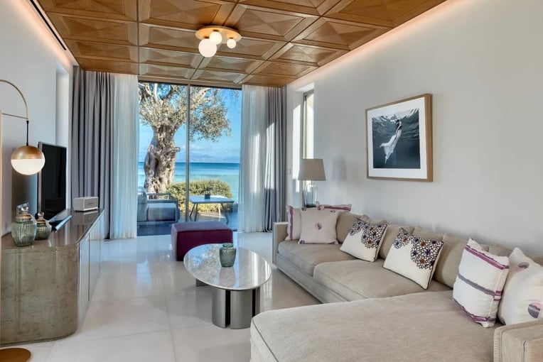 Domes Miramare Corfu, Řecko – Korfu | Exclusive Tours Waterfront-Villa