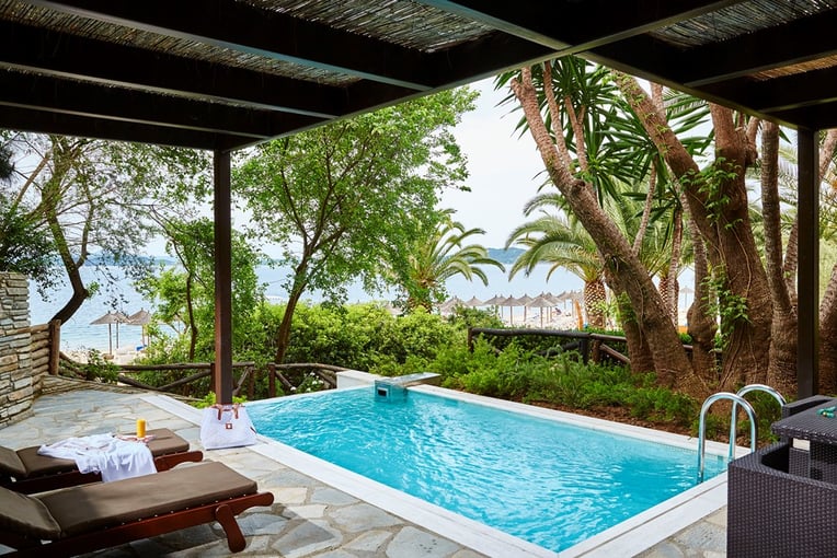 Eagles Palace grand-suite-sea-front-with-private-pool2