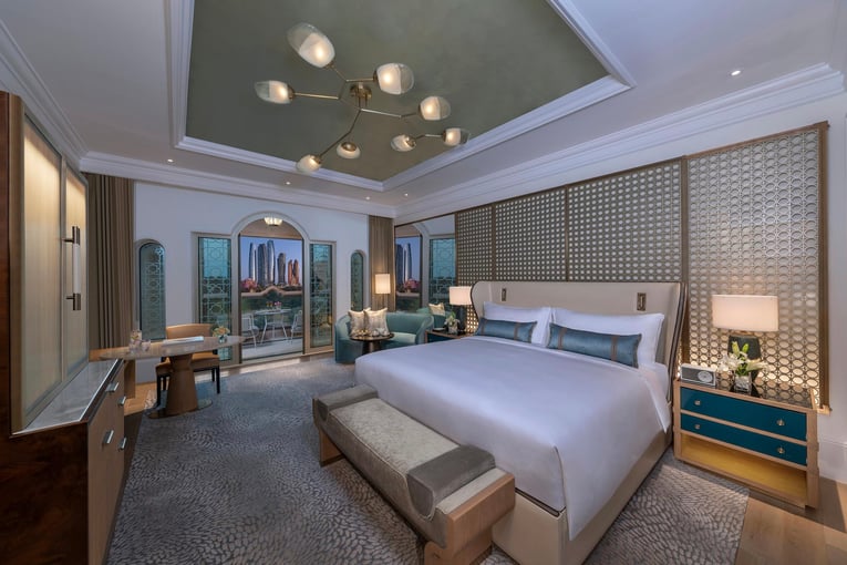 Emirates Palace Mandarin Oriental eyJvYXV0aCI6eyJjbGllbnRfaWQiOiJzaXRlY29yZSJ9LCJwYXRoIjoibWFuZGFyaW4tb3JpZW50YWwtaG90ZWwtZ3JvdXBcL2ZpbGVcL0gxOWY4TG1CV2tmWThkUUExOEcxLmpwZyJ9_mandarin-oriental-hotel-group_3VDnEkKYhTxUUh230gM3qgSK6suGMeEw-B