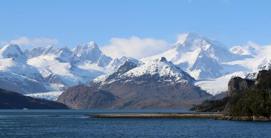Essential Patagonia AdobeStock_237655711_MarinelliGletscher-Patagonien-Chile_1.jpeg-1
