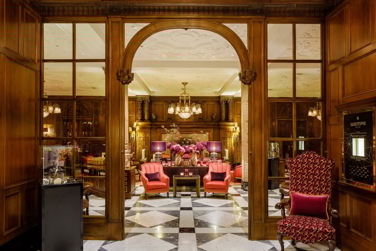 Fairmont Hotel Vier Jahreszeiten Hamburg - Wohnhalle Entrance - © Guido Leifhelm