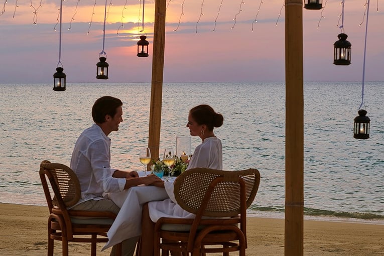Fairmont Maldives Sirru Fen Fushi Couple Dining Onu Beach
