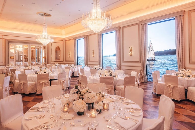Fairmont-Hotel-Vier-Jahreszeiten-Meetings-Events-Spiegelsaal-Michael_Arne-Max_Arens
