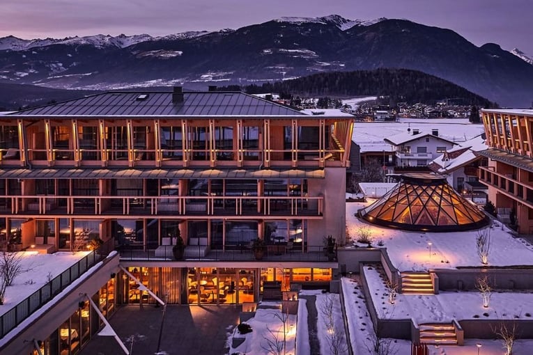 Falkensteiner Hotel Kronplatz 2201bb-falkensteiner-kronplatz-winter-hotel-sunset-0423