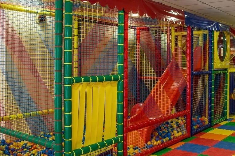 Falkensteiner Resort Capo Boi falkensteiner-hotel-capo-boi-kidsarea-2_standard