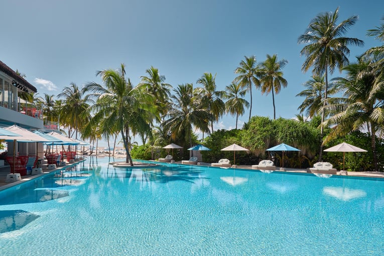 Finolhu luxury-resort-maldives-seaside-collection-finolhu-pool-1