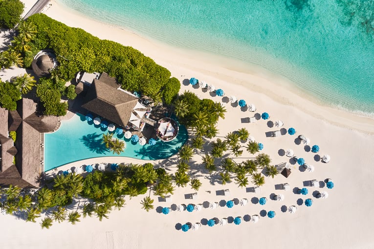 Finolhu luxury-resort-maldives-seaside-collection-finolhu-pool-area-drone
