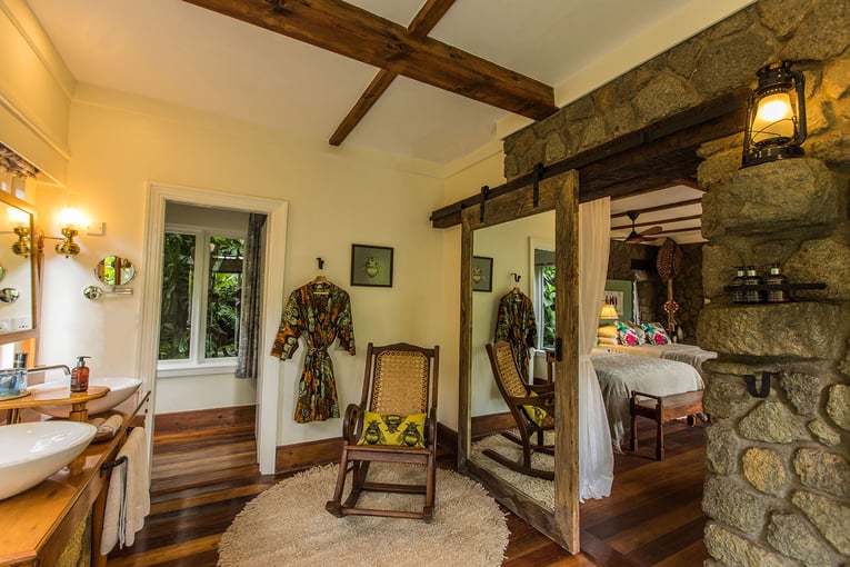 Gibbs Farm Gibbs-Farm-cottage-interior-with-bath