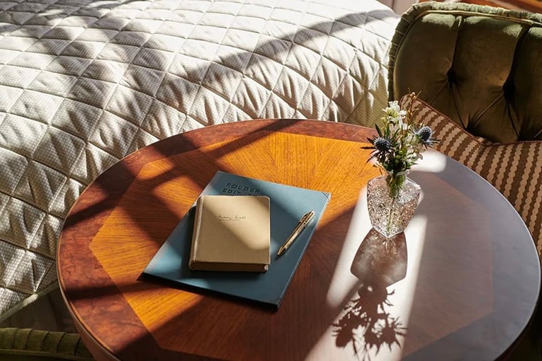 Gleneagles Townhouse, Velká Británie – Skotsko, Edinburgh | Exclusive Tours Glen_Townhse_Shot_27_MR_Bedroom_Table_Details_Landscape_0567