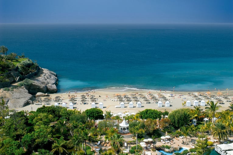 Gran Hotel Bahía del Duque HI-4-el-duque-beach-aerial-view