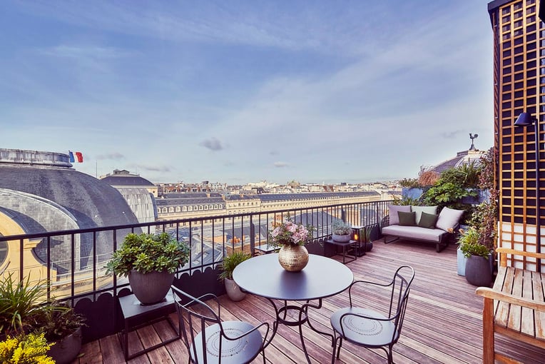 Grand Hôtel du Palais Royal Suite pano 9.jpg