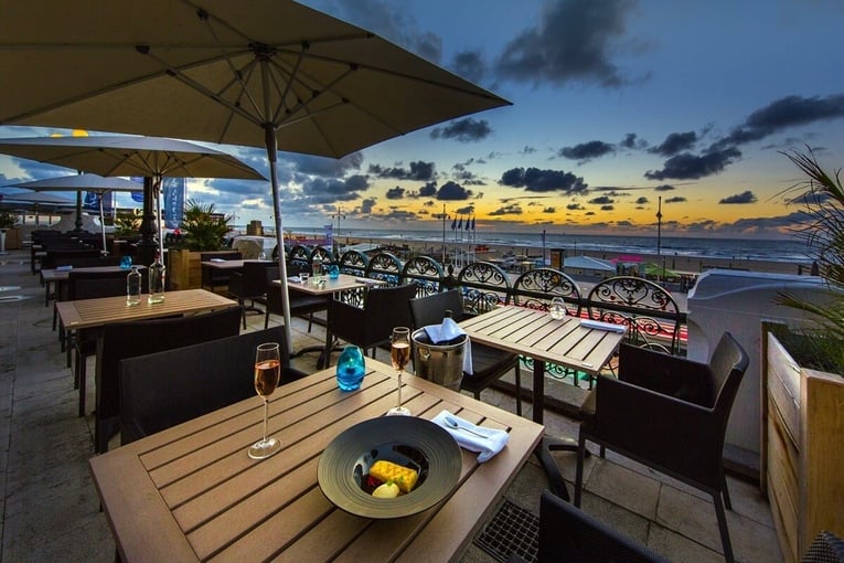Grand Hotel Amrâth Kurhaus | Exclusive Tours waves-at-the-kurhaus-terras-1200x800
