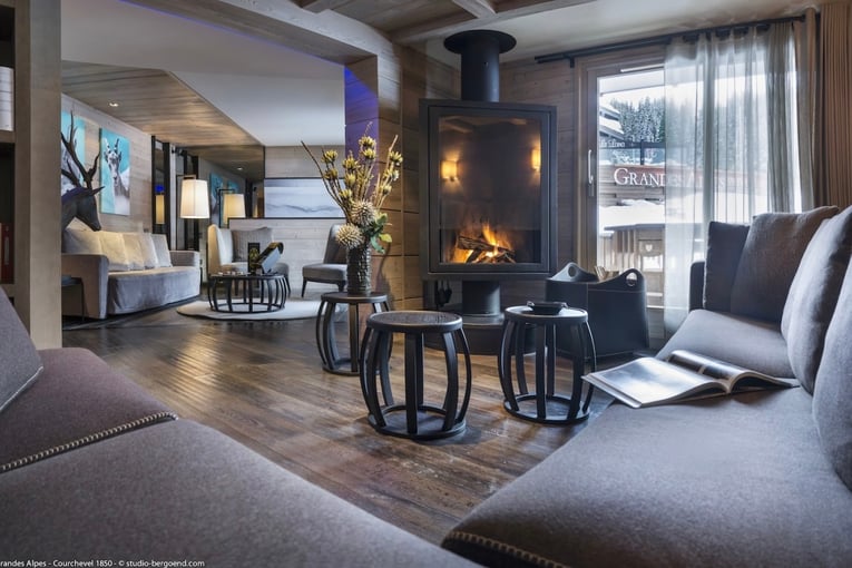Grandes Alpes Private Hotel & Spa garnet-one-bedroom-suite 2-1