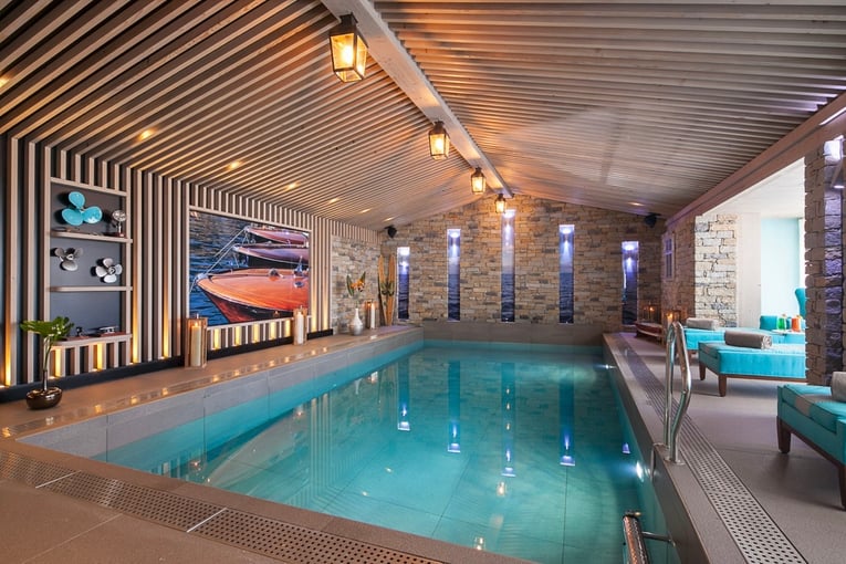 Grandes Alpes Private Hotel & Spa swimming-pool 2-1