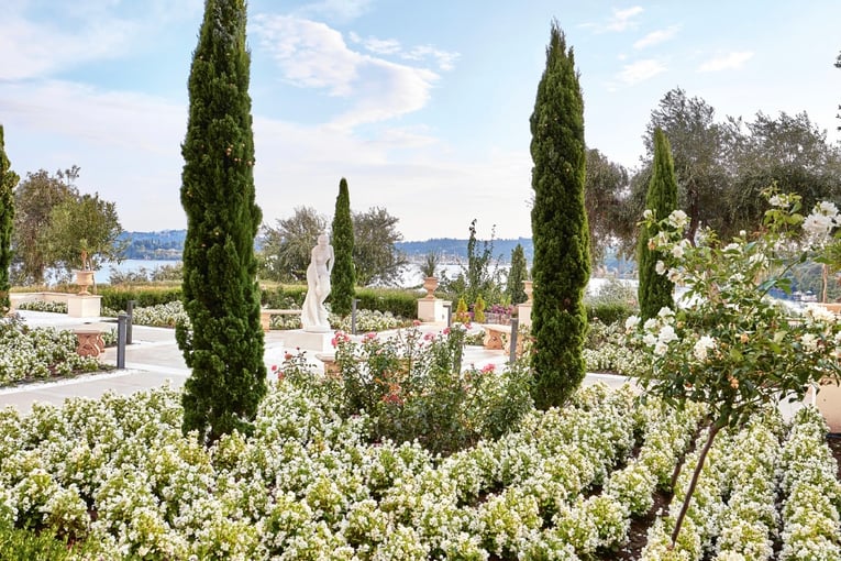 Grecotel Corfu Imperial 03-unique-marble-sculptures-in-the-gardens-of-grecotel-corfu-imperial-20968