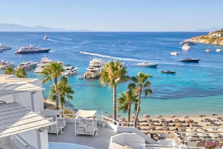 Grecotel Mykonos Blu 28-enjoying-the-summer-sky-psarou-beach-grecotel-mykonos-blu-20372-1