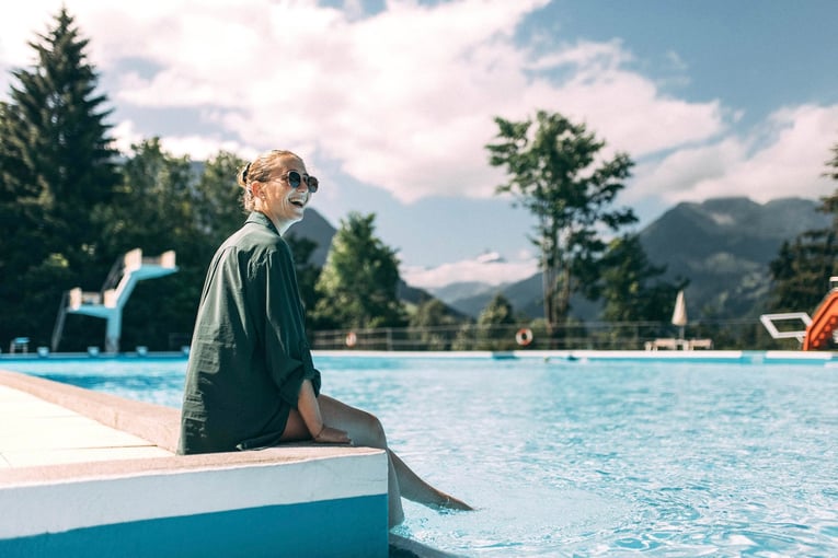 Gstaad Palace gstaad_palace-luxury-hotel-switzerland-spa-copyright_gstaad_palace_-piscine-_4