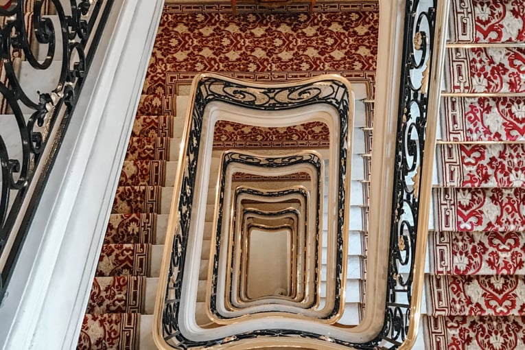 Hôtel Plaza Athénée, Francie – Paříž | Exclusive Tours HotelPlazaAthenee_2_Paris_DorchesterCollection_DCmomentsCityGuides