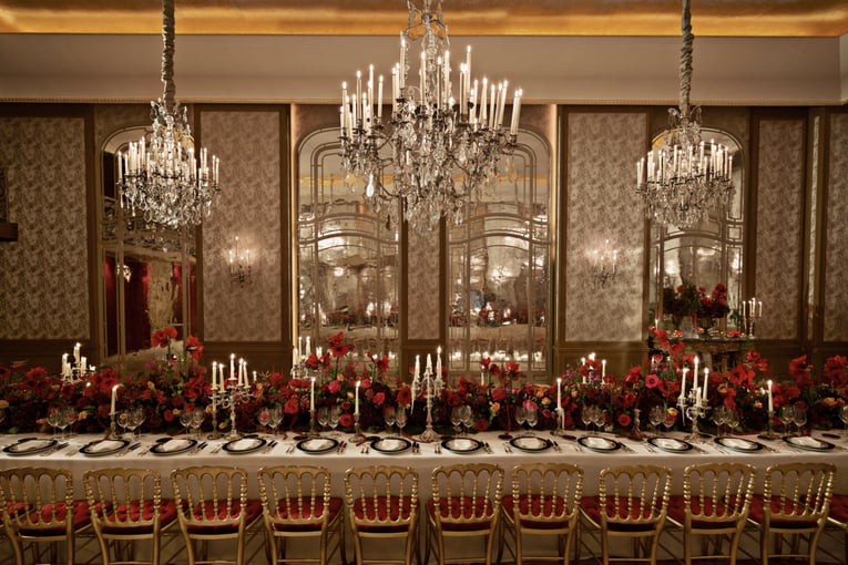 Hôtel Plaza Athénée, Francie – Paříž | Exclusive Tours hotel-plaza-athenee-salon-haute-couture-dinner-dorchester-collection