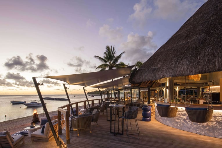 Heritage Le Telfair Golf & Wellness Resort, Mauricius | Exclusive Tours HA_BAR-INFINITY-BLUE-6