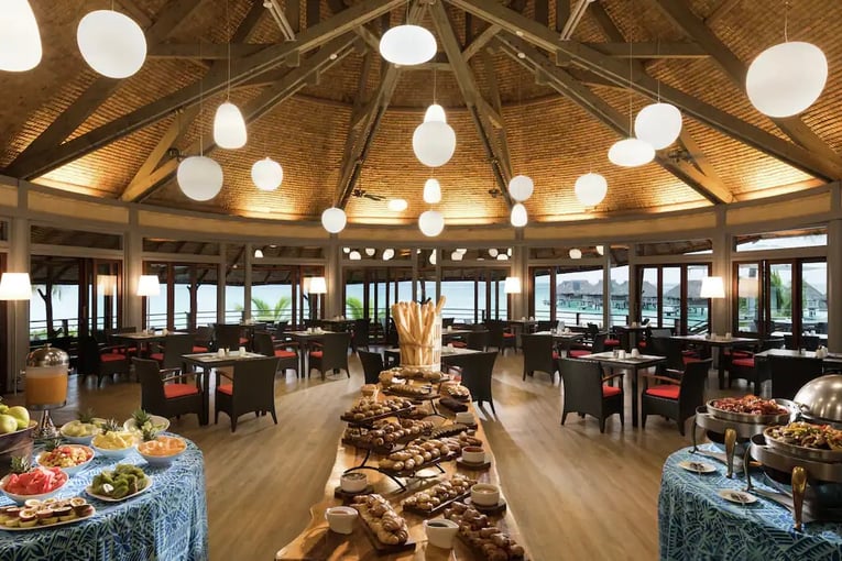 Hilton Moorea Lagoon Resort breakfast-buffet