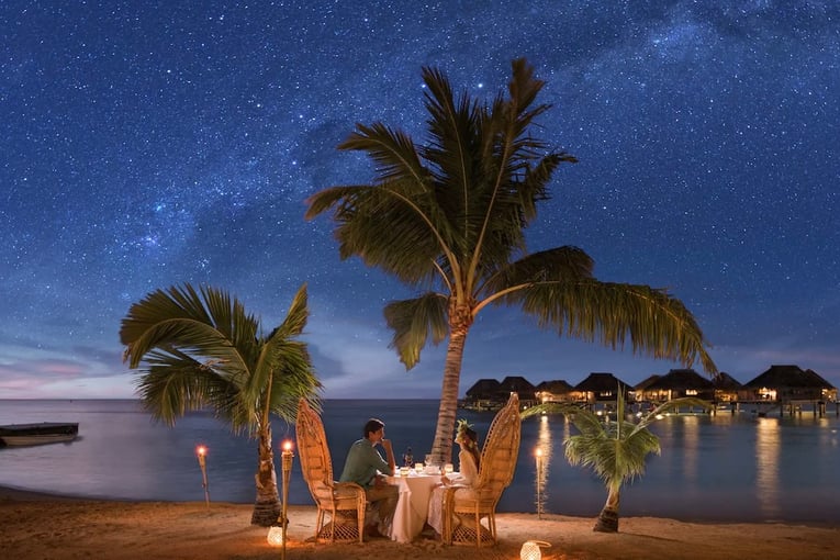 Hilton Moorea Lagoon Resort romantic-beach-dinner-03-stars