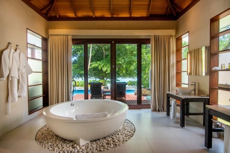 Hilton Seychelles Labriz Deluxe Beachfront bathroom