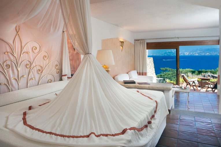 Hotel Capo dOrso Thalasso & SPA 01_hotel-capodorso_sardegna_camera_Executive_vm