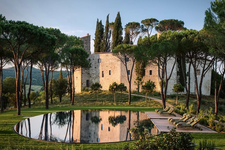 Hotel Castello di Reschio the-swimming-pool-landing-2020