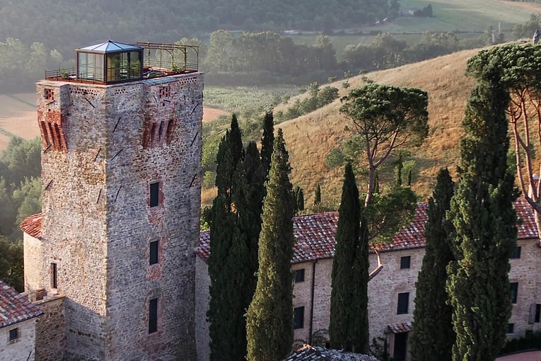 Hotel Castello di Reschio the-tower-suite-landing-2021-1